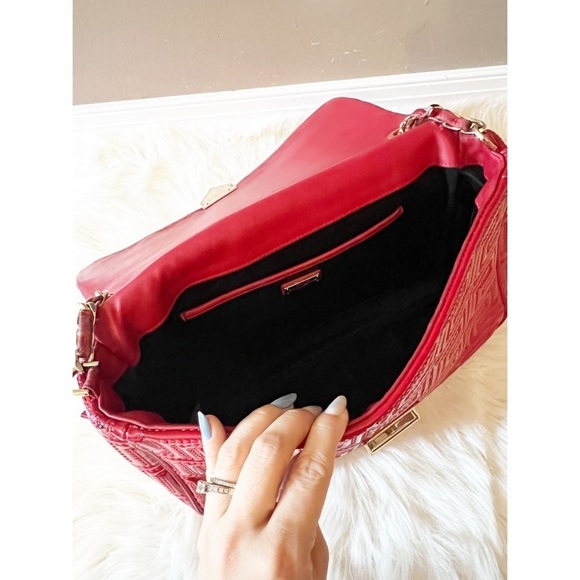 Gianni Versace Made In Italy Red Patent Leather Chain Shoulder Bag - Picture 4 of 12